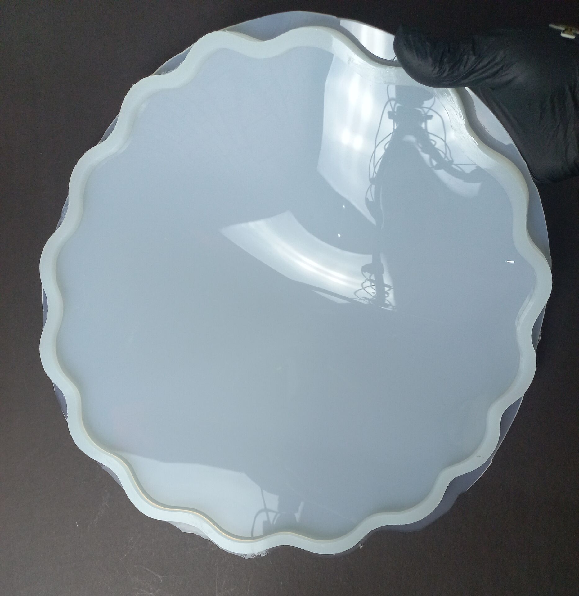 34cm Dalgalı Yuvarlak Epoksi Silikon Tepsi Kalıbı Derinlik 8mm