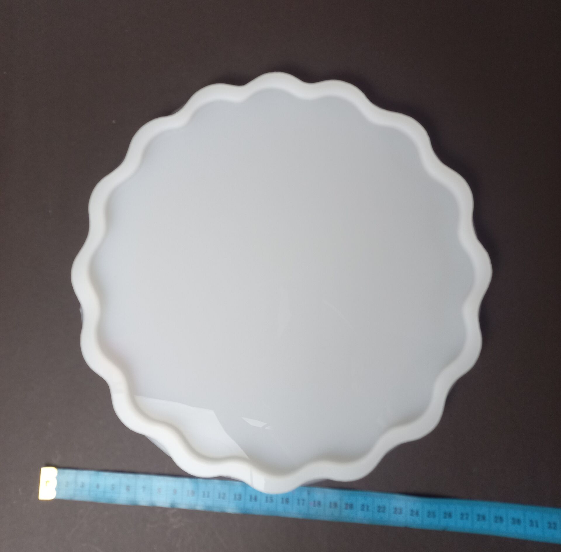 25cm Dalgalı Yuvarlak Epoksi Silikon Tepsi Kalıbı Derinlik 8mm