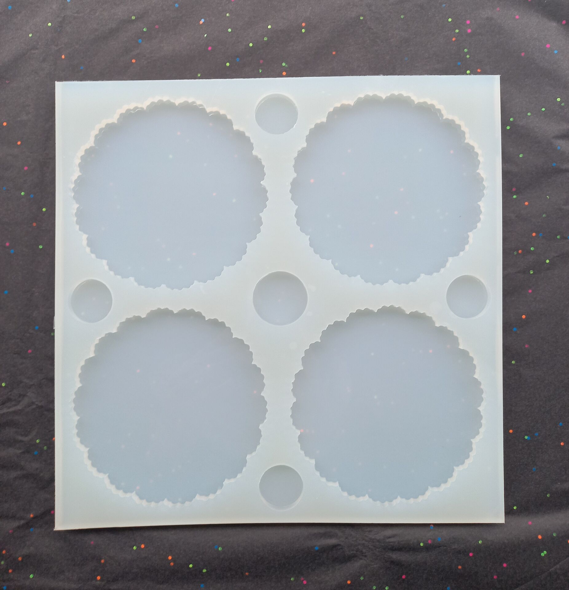 11cm Çiçek Desenli Epoksi Silikon Kalıp Derinlik 6mm