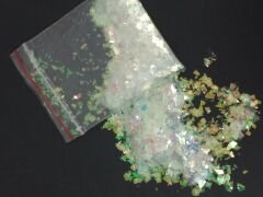 Beyaz hologramlı varak görünümlü kırpı
