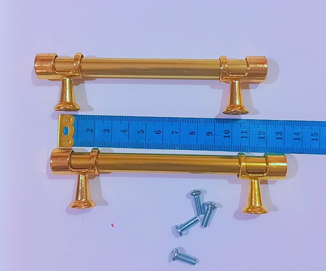 Metal tepsi kulbu